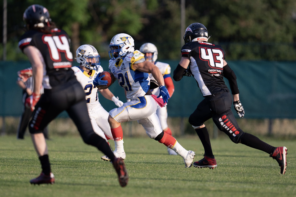 Manuel Savoia, runningback dei Mastini