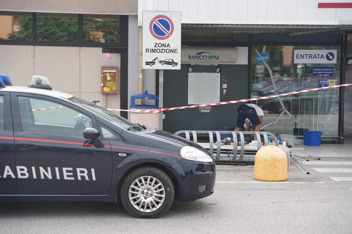 Bancomat Martinelli Bussolengo Carabinieri
