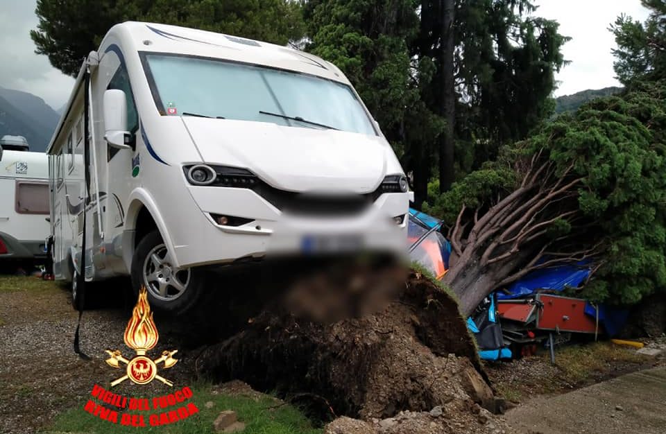 Danni in un camping.