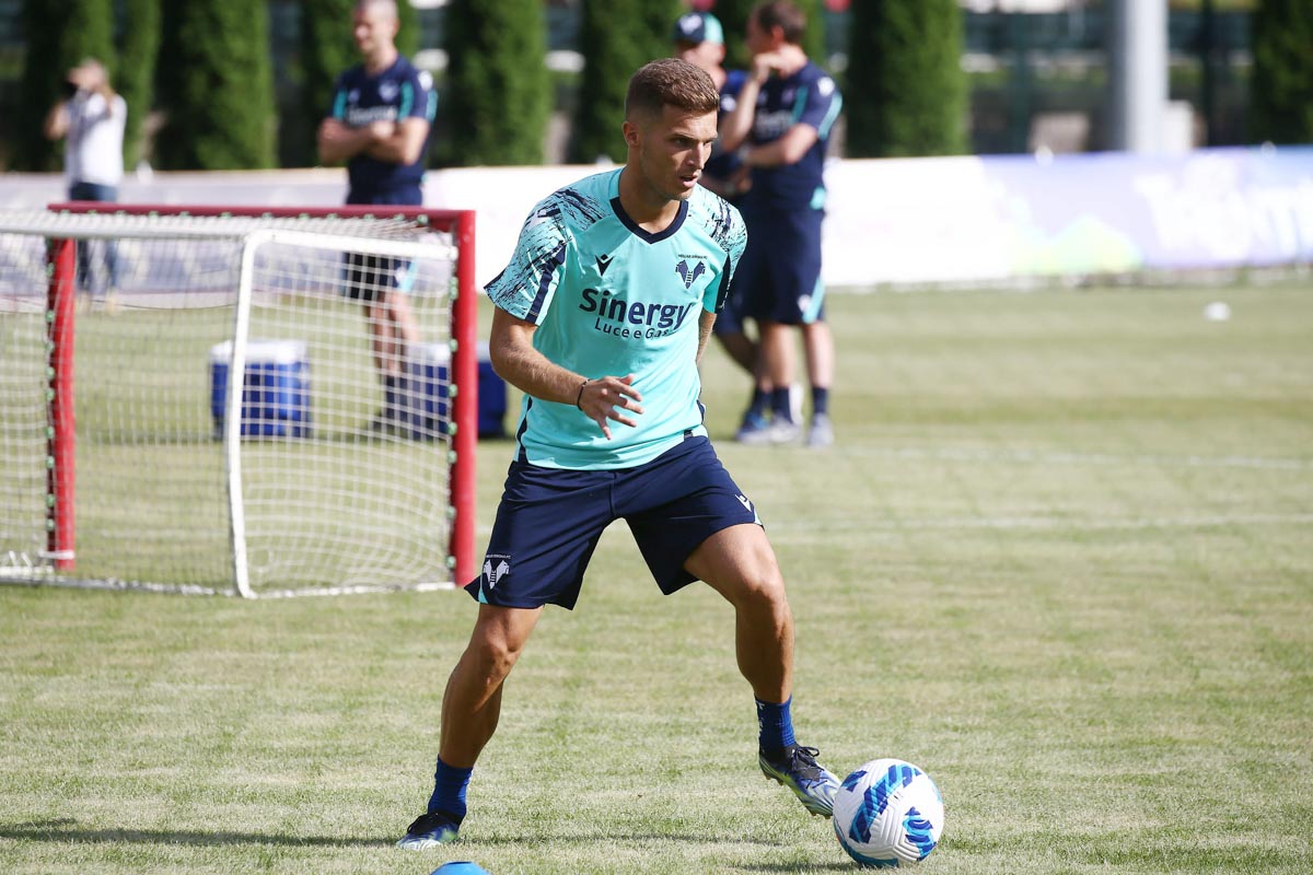 Darko Lazovic, foto Hellas Verona in ritiro