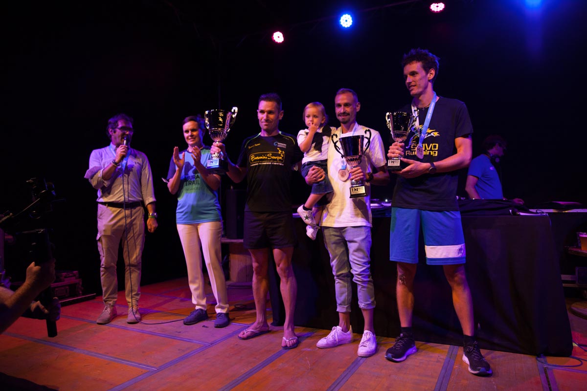 L'assessora Francesca Toffali e il podio maschile del Mura Trail 2021