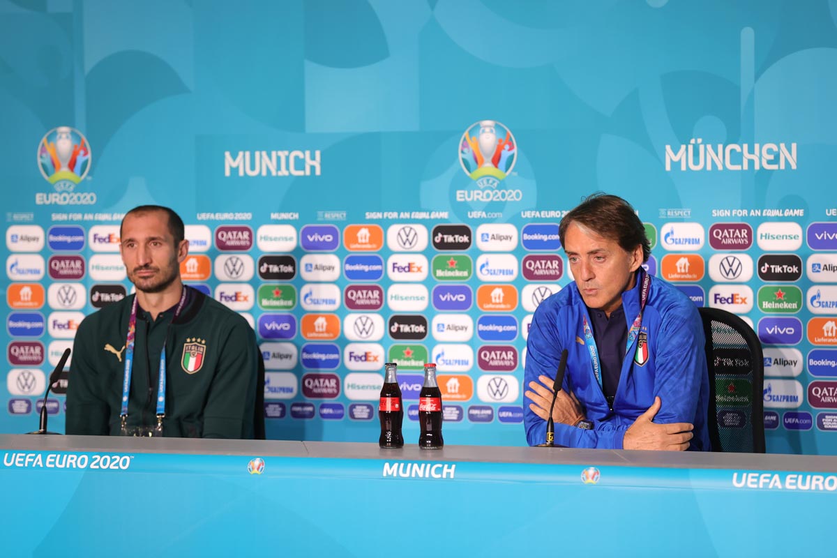 Giorgio Chiellini e mister Roberto Mancini