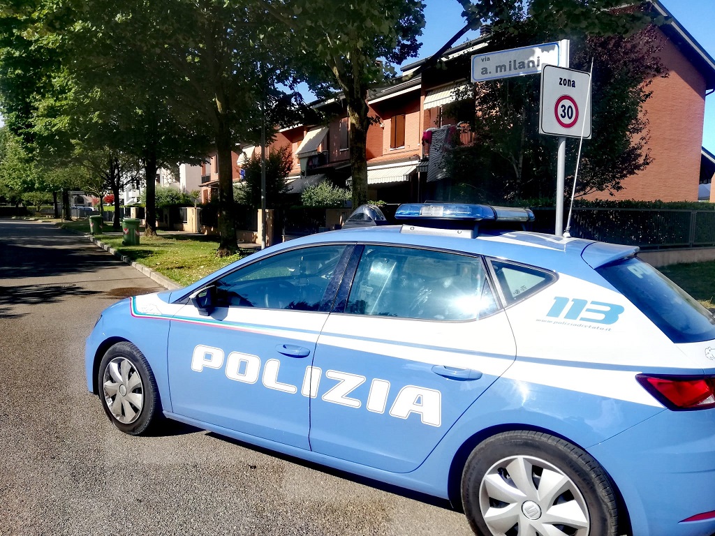 Polizia in via Milani