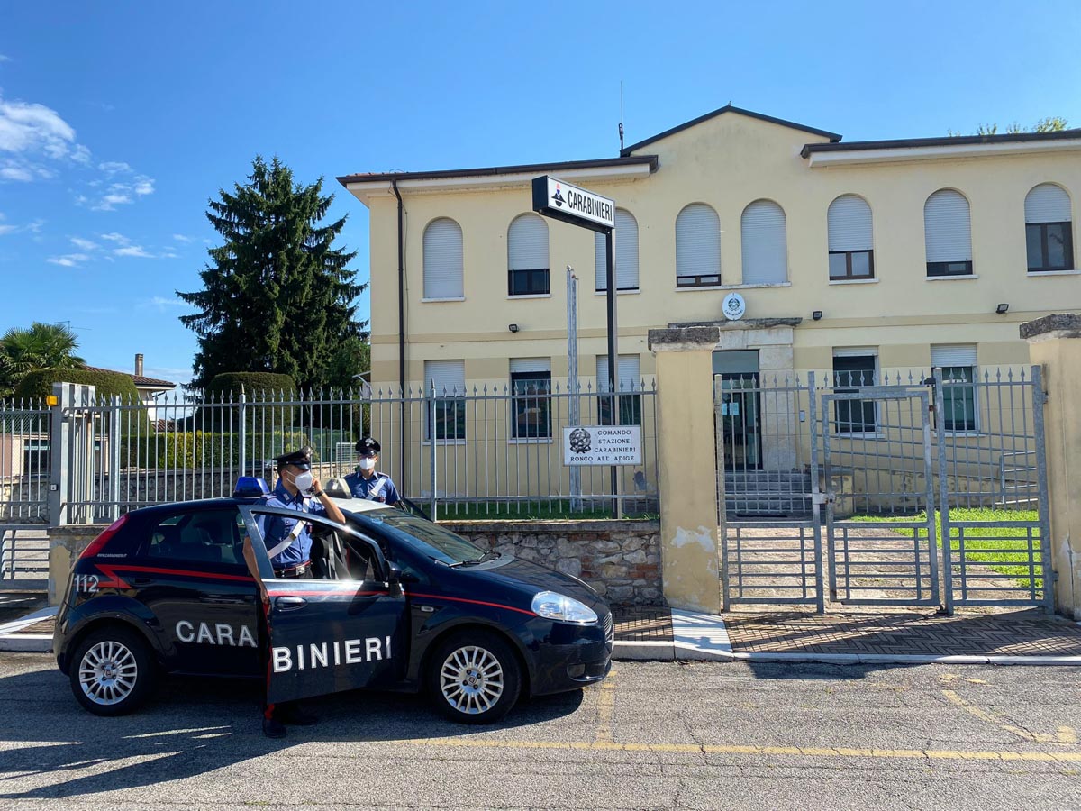 La stazione dei Carabinieri di Ronco all'Adige