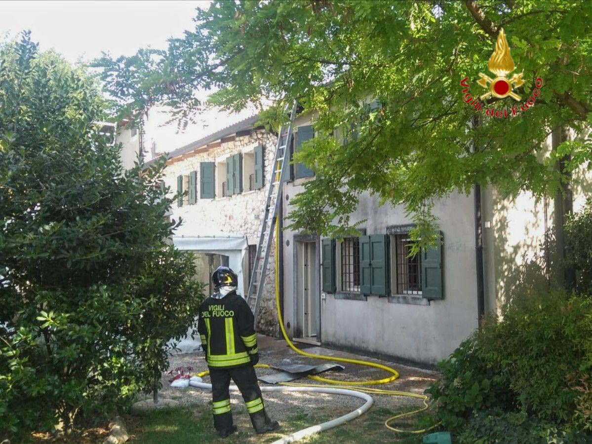 Incendio agriturismo Novaglie - Vigili del Fuoco