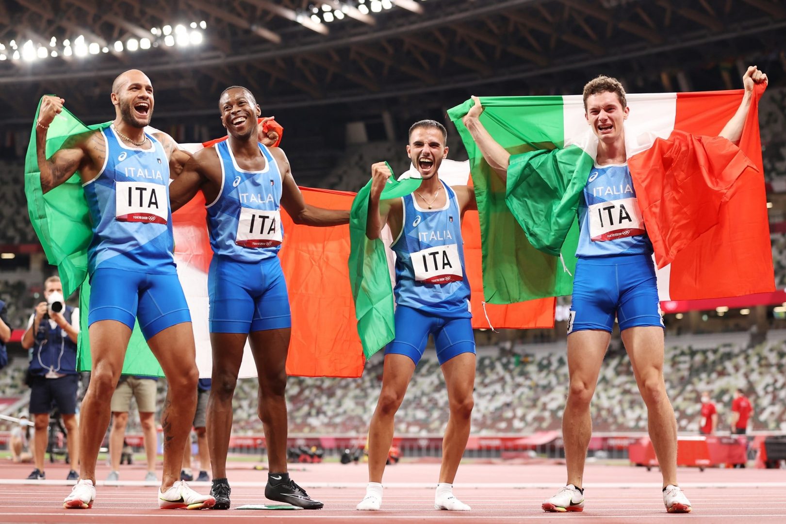 Oro olimpico nella staffetta 4x100 maschile per l'Italia