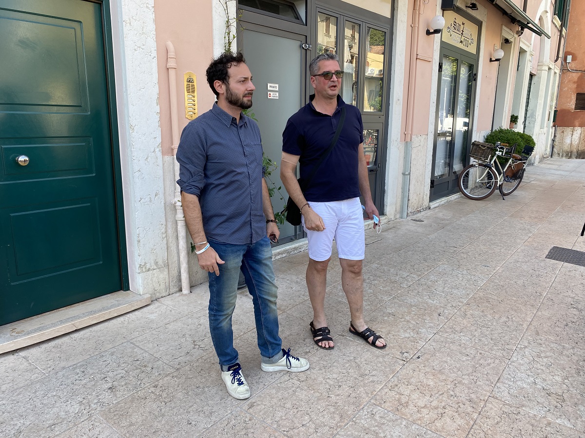 L'assessore Nicolò Zavarise e Francesco Caminiti