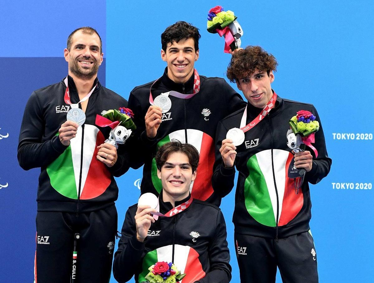 Argento alle Paralimpiadi di Tokyo 2020 nella staffetta 4x100 maschile stile libero con stefano raimondi