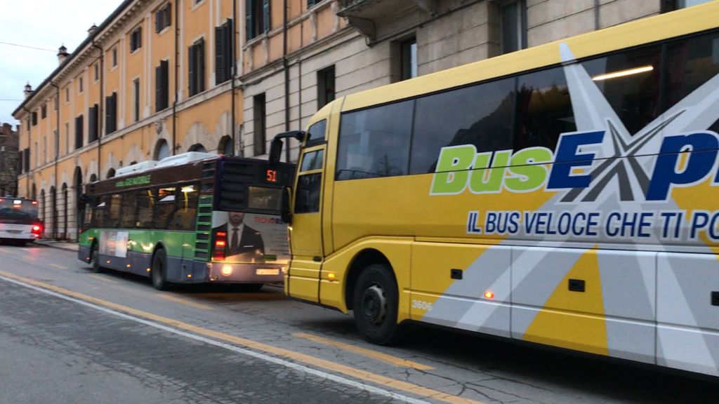 Autobus - bus -Verona - corse tagliate Atv - stradone Maffei