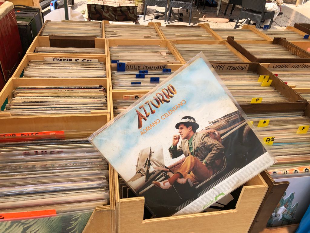 Verona Antiquaria - vinili celentano