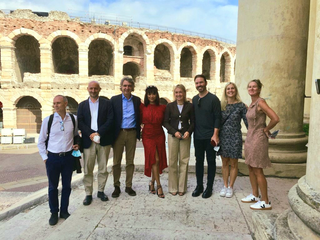 love in the villa netflix