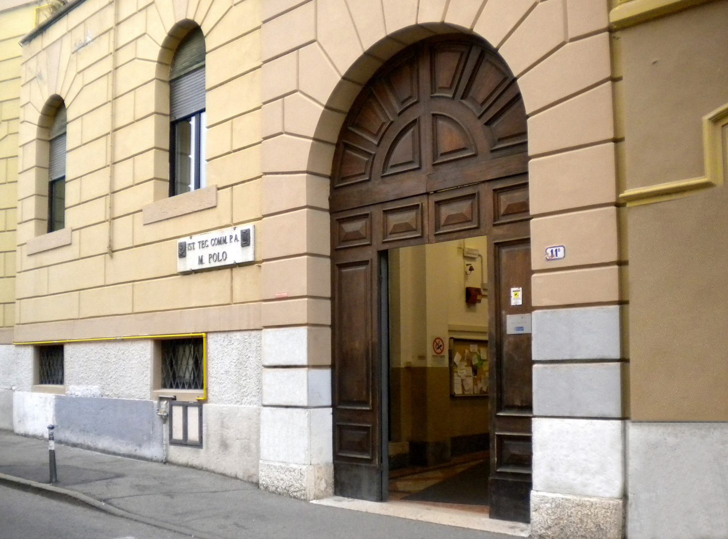 L'ingresso dell'Istituto Marco Polo di Verona
