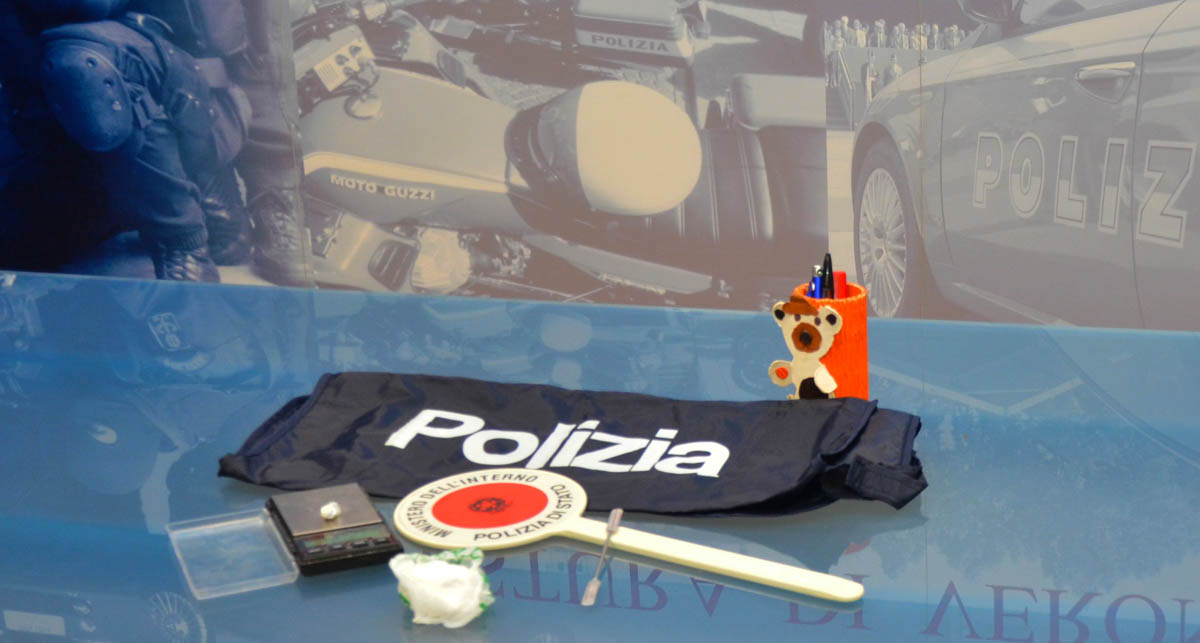 Polizia di Stato Verona - Spaccio in zona universitaria cocaina