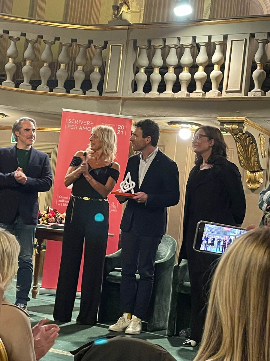 Premio Scrivere per amore 2021, vince Jordi Lafebre