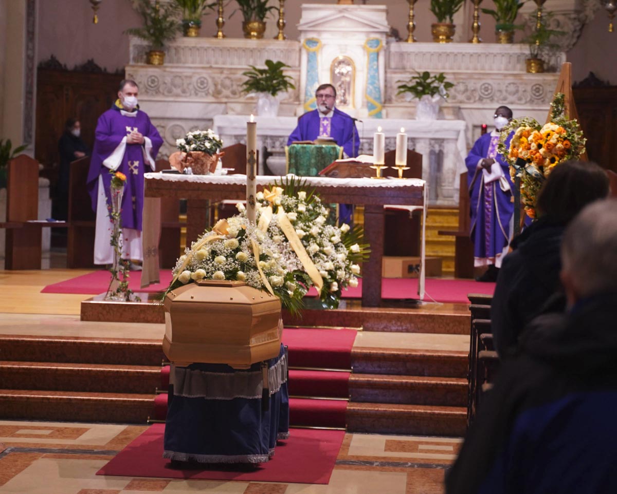 Funerali Francesca Mannu Caprino Veronese (1)