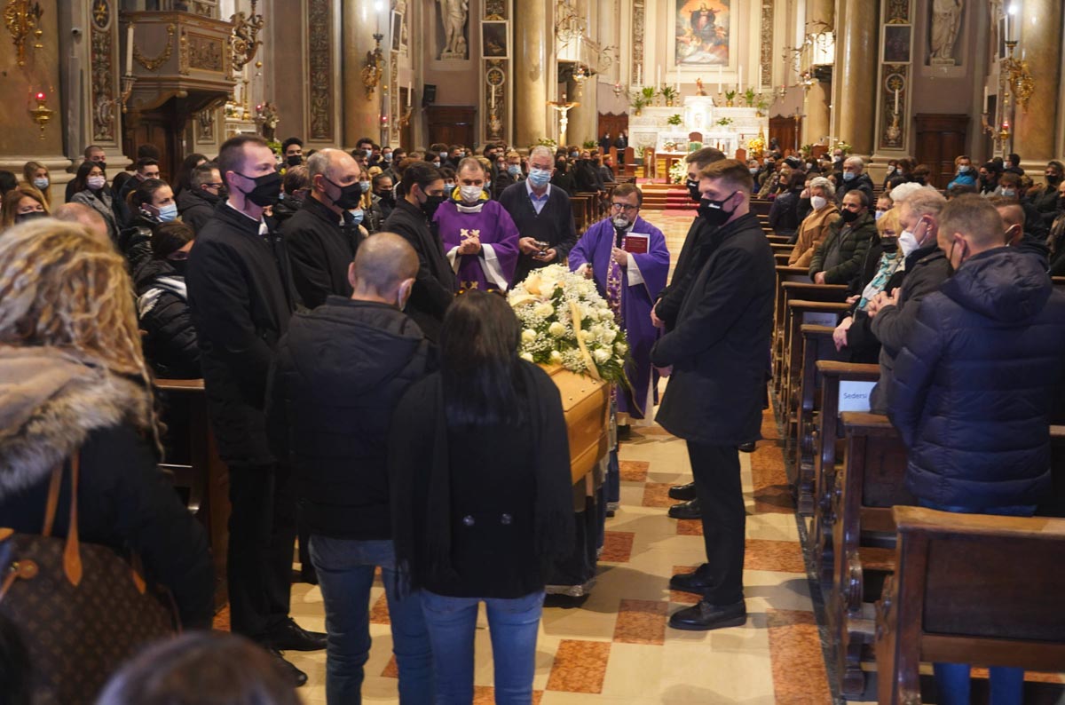 Funerali Francesca Mannu Caprino Veronese (1)