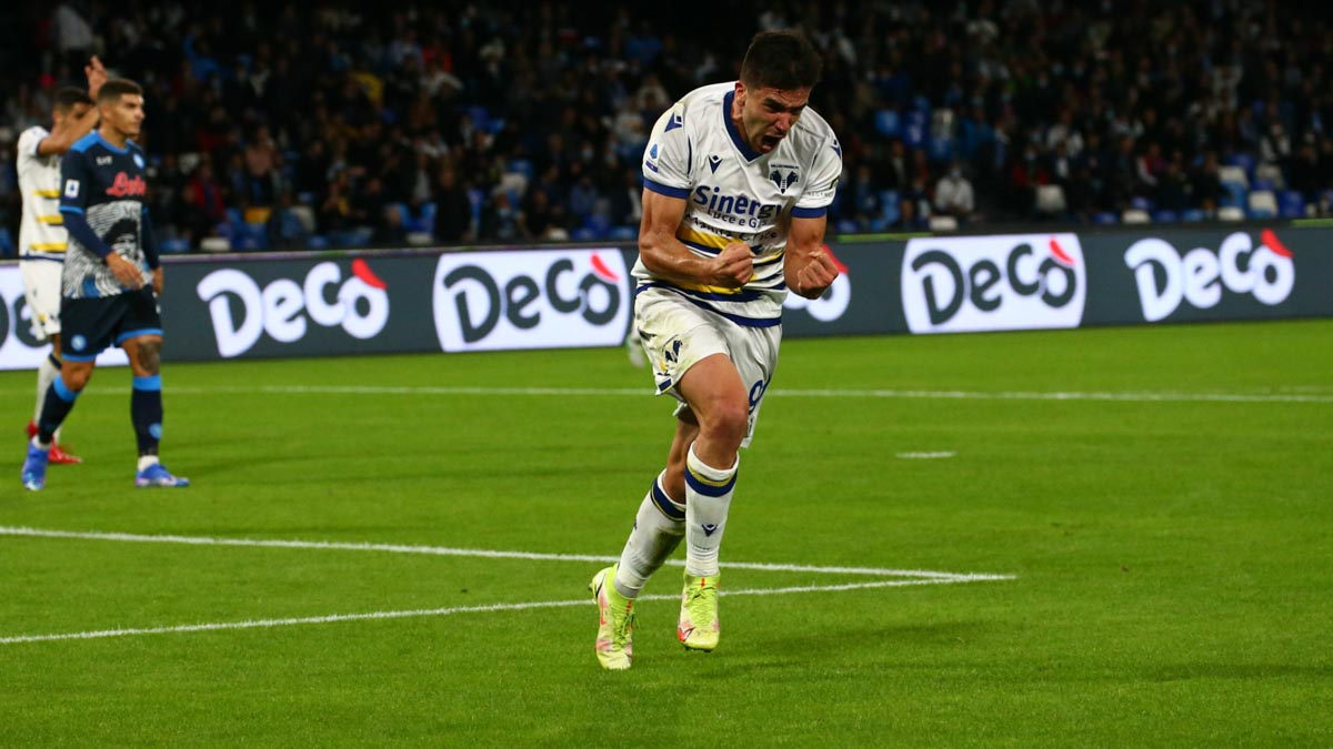 Giovanni Simeone in gol. Napoli-Hellas Verona