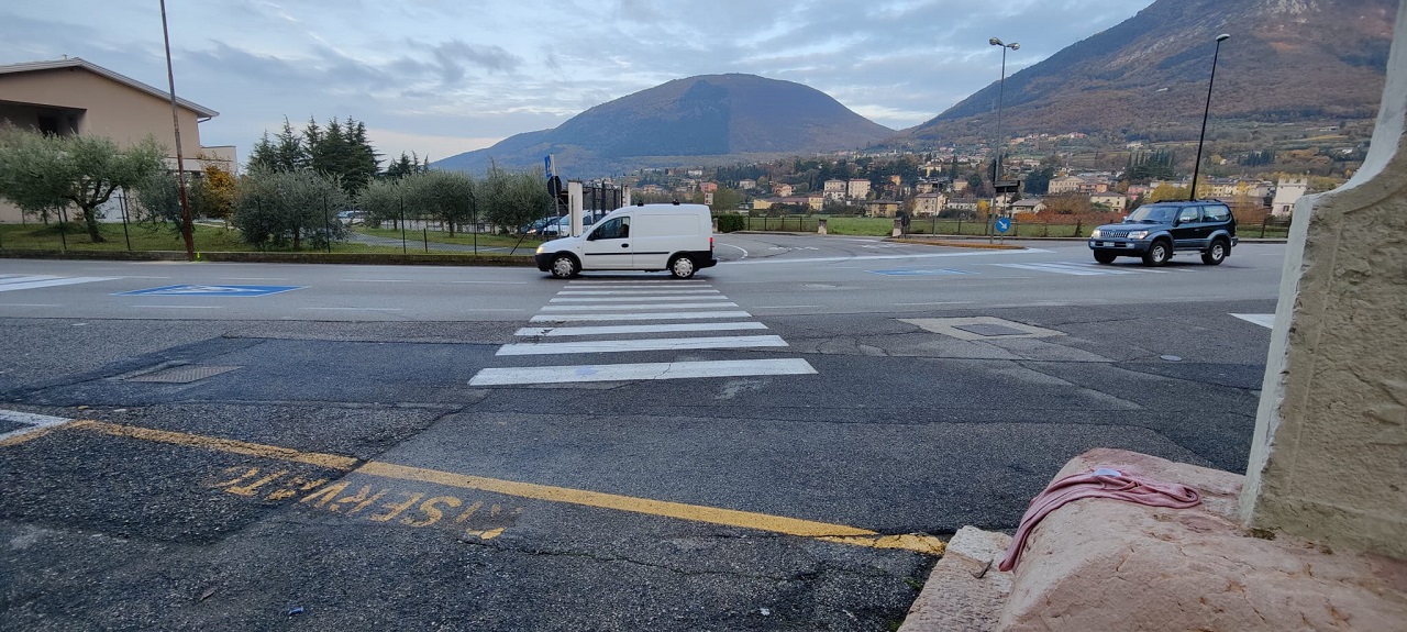 strisce pedonali a Caprino Veronese investita Francesca Mannu