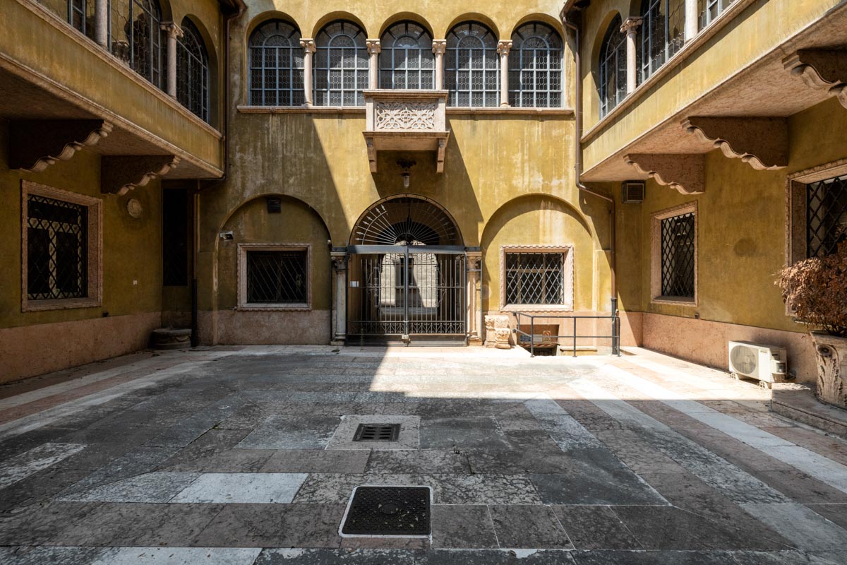 Hotel lusso ex Unicredit - FOTO GORZEGNO