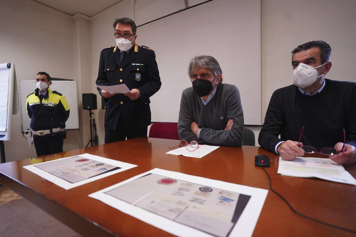 Documenti falsi Polizia locale Verona