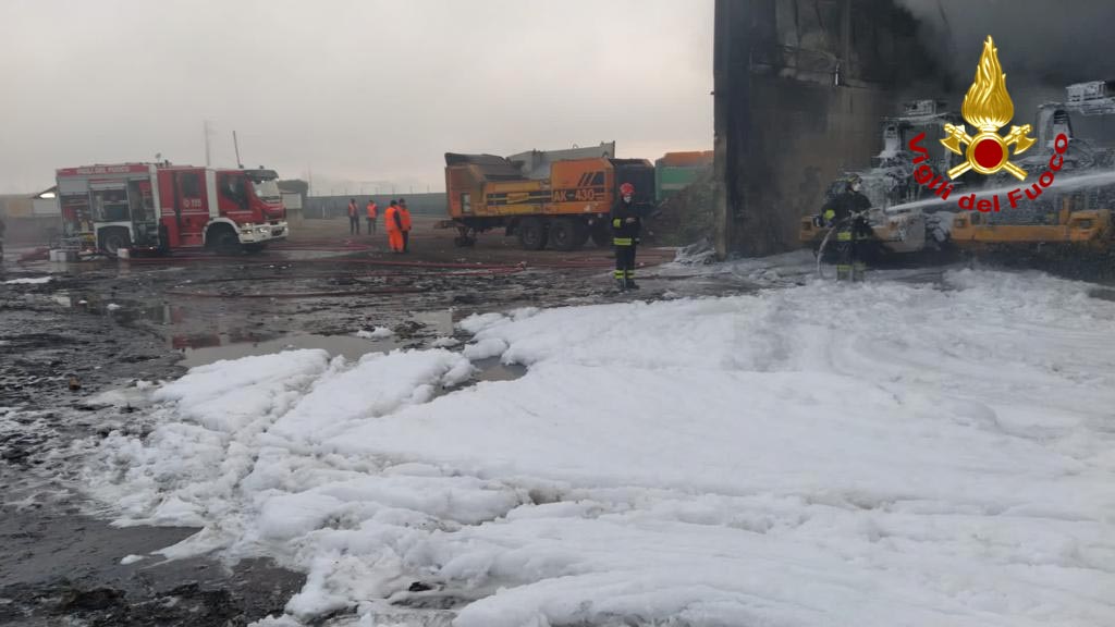 Vigili del fuoco al lavoro