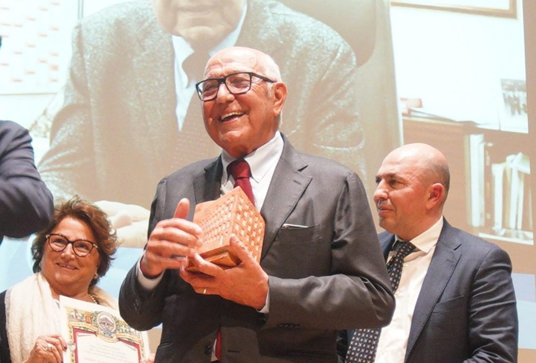 Anerio Tosano riceve il premio Domus Mercatorum 2020