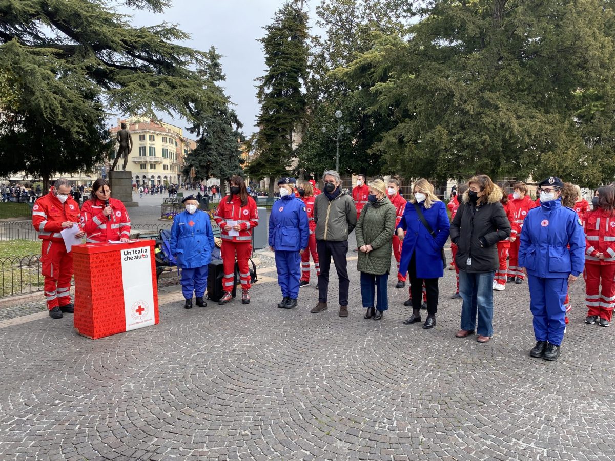 Panchina targa violenza donne