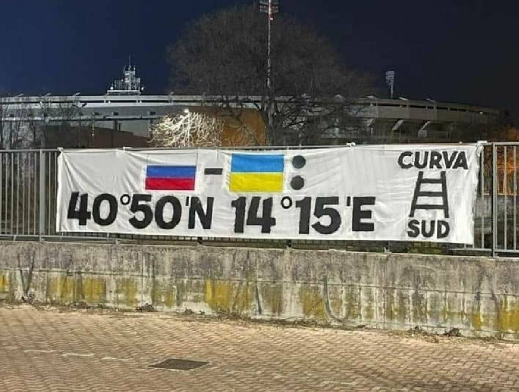 Striscione Bentegodi Napoli guerra Striscione Hellas-Napoli