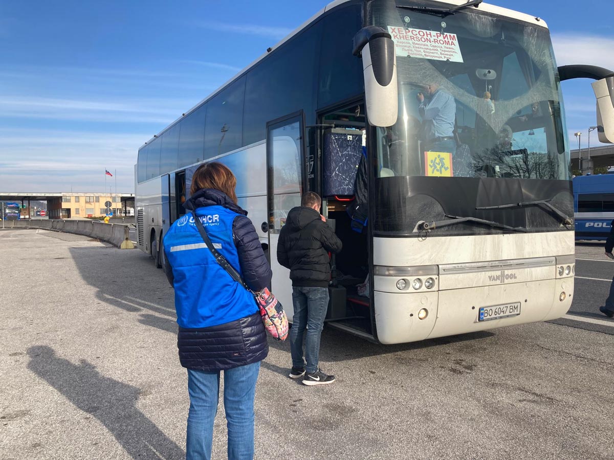 Ucraina - arrivo a Trieste di profughi ucraini da Leopoli
