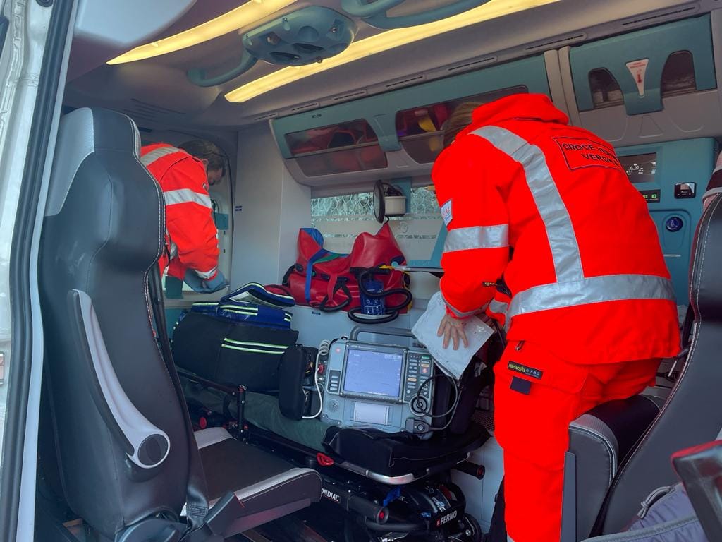 ambulanza croce verde