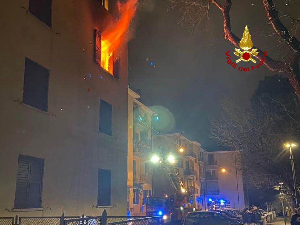 incendio Avesa - Vigili del Fuoco