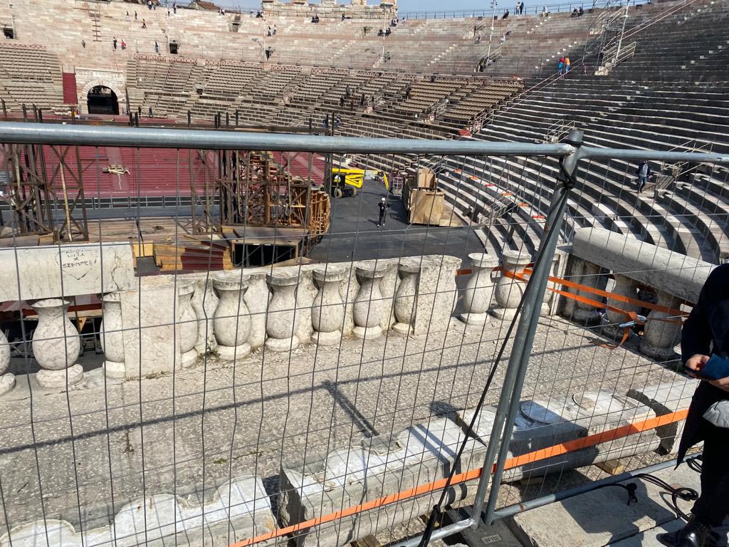 Arena balaustra danneggiata