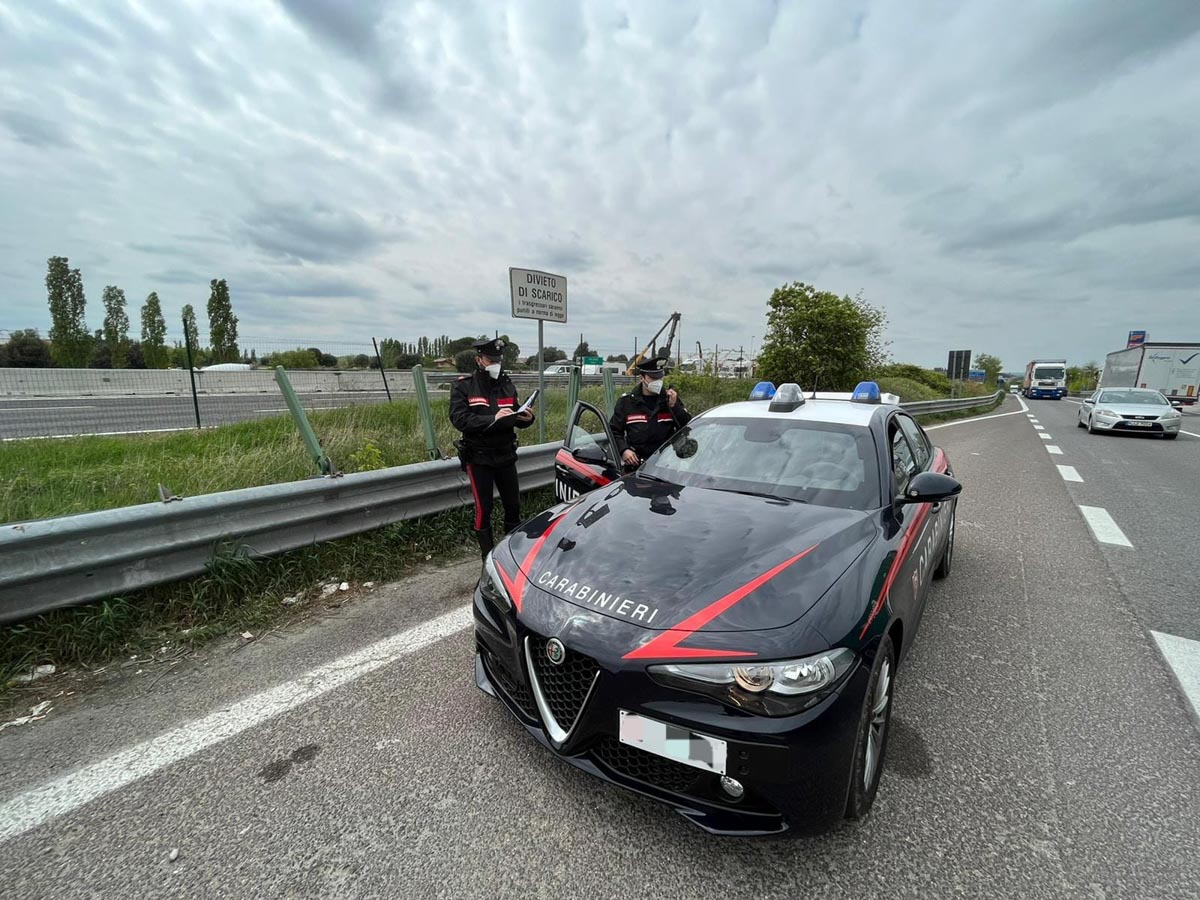 Carabinieri Castelnuovo furto gasolio