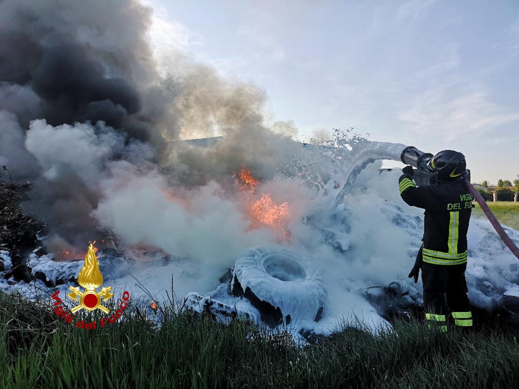 Incendio Palù azienda agricola
