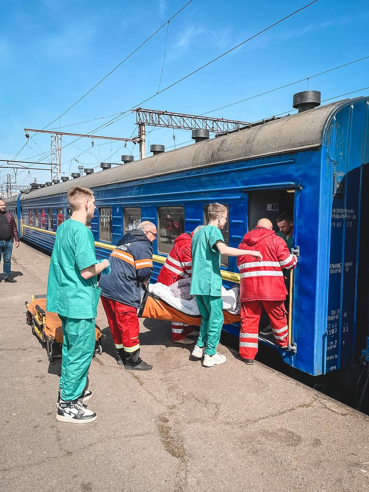 Medici Senza frontiere treno Ucraina pazienti