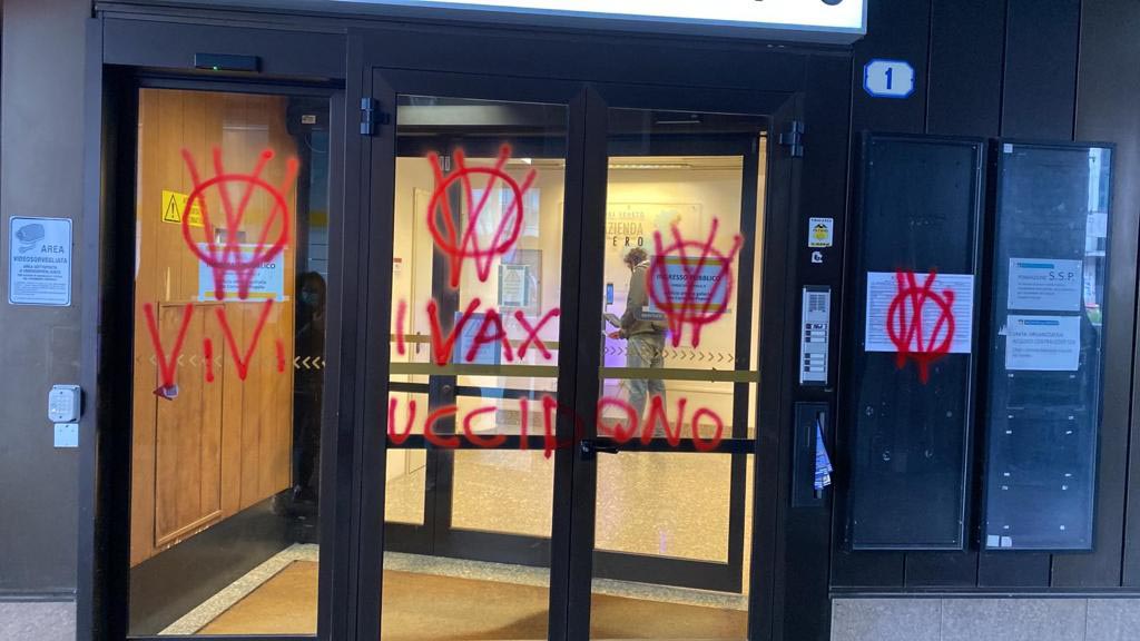 Scritte no vax Azienda Zero Regione Veneto