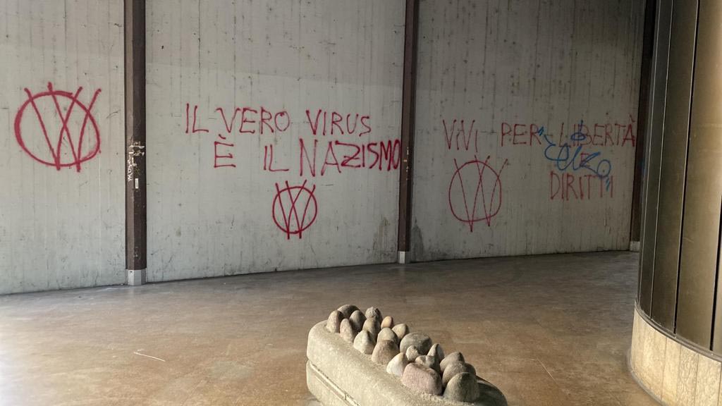 Scritte no vax Azienda Zero Regione Veneto