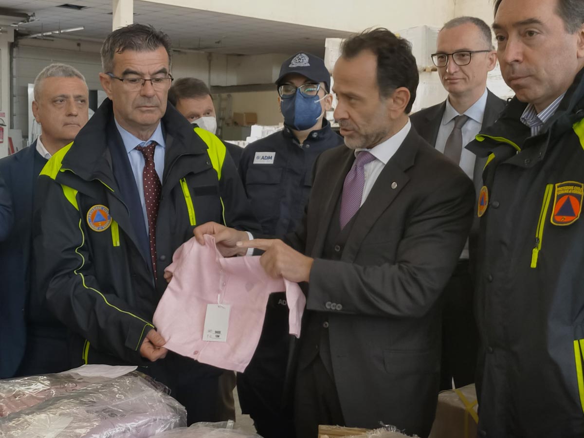 agenzia dogane maglioncini bambini ucraina