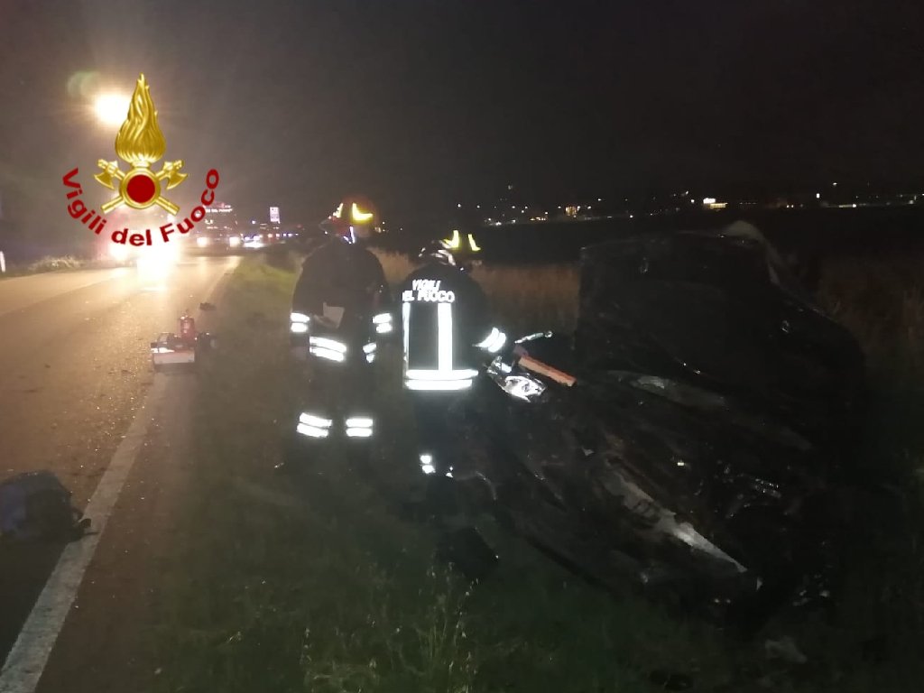 Sommacampagna incidente auto fossato via Caselle