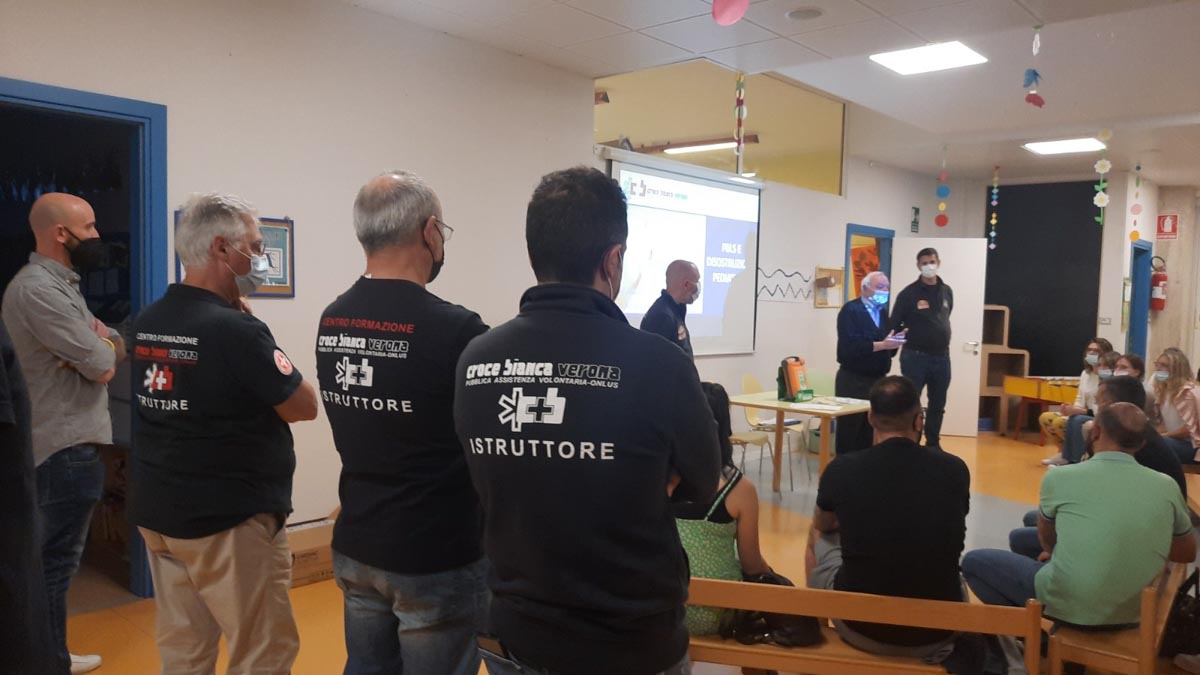 Croce Bianca Dae defibrillatore asilo Palazzolo Sona