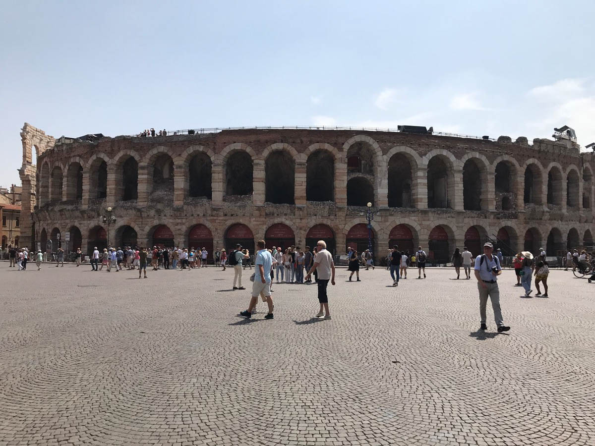 Verona piazza bra Arena caldo estate ozono