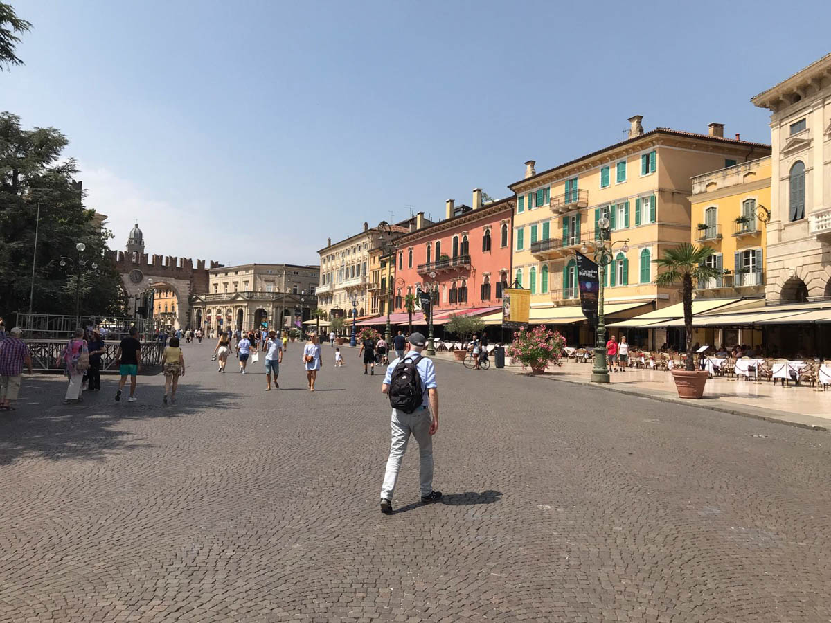 Verona piazza bra Liston caldo estate