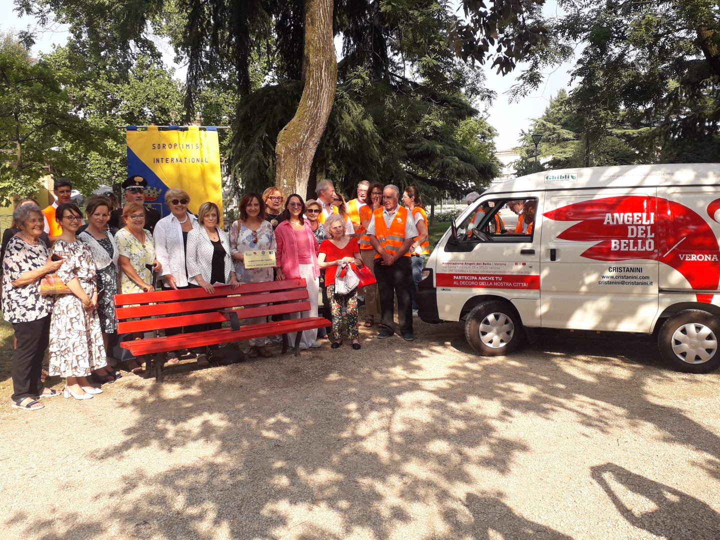 Inaugurata la 22esima panchina rossa dal Soroptimist International Club di Verona.
