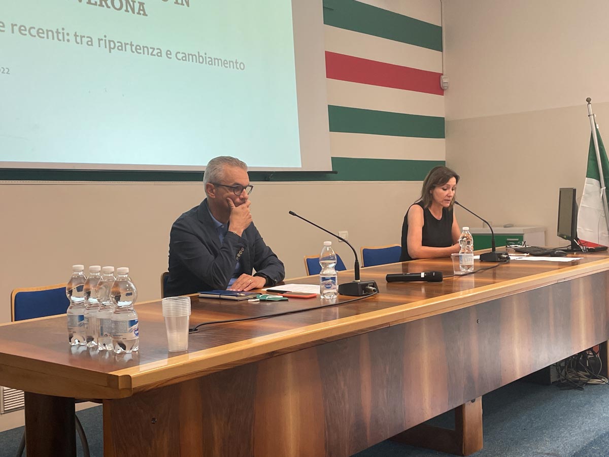 Giampaolo Veghini, segretario Cisl Verona, e Letizia Bertazzon di Veneto Lavoro