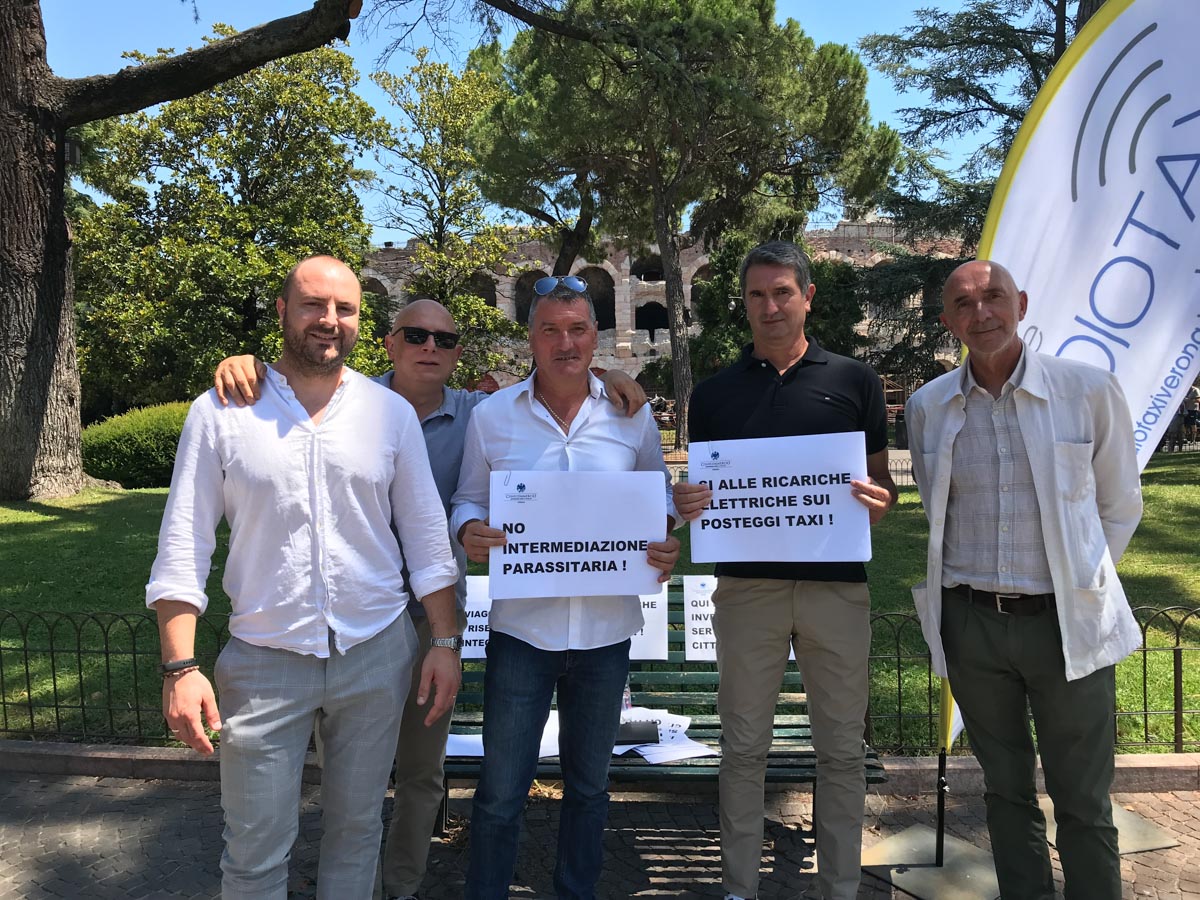 Presidio Tassisti piazza Bra