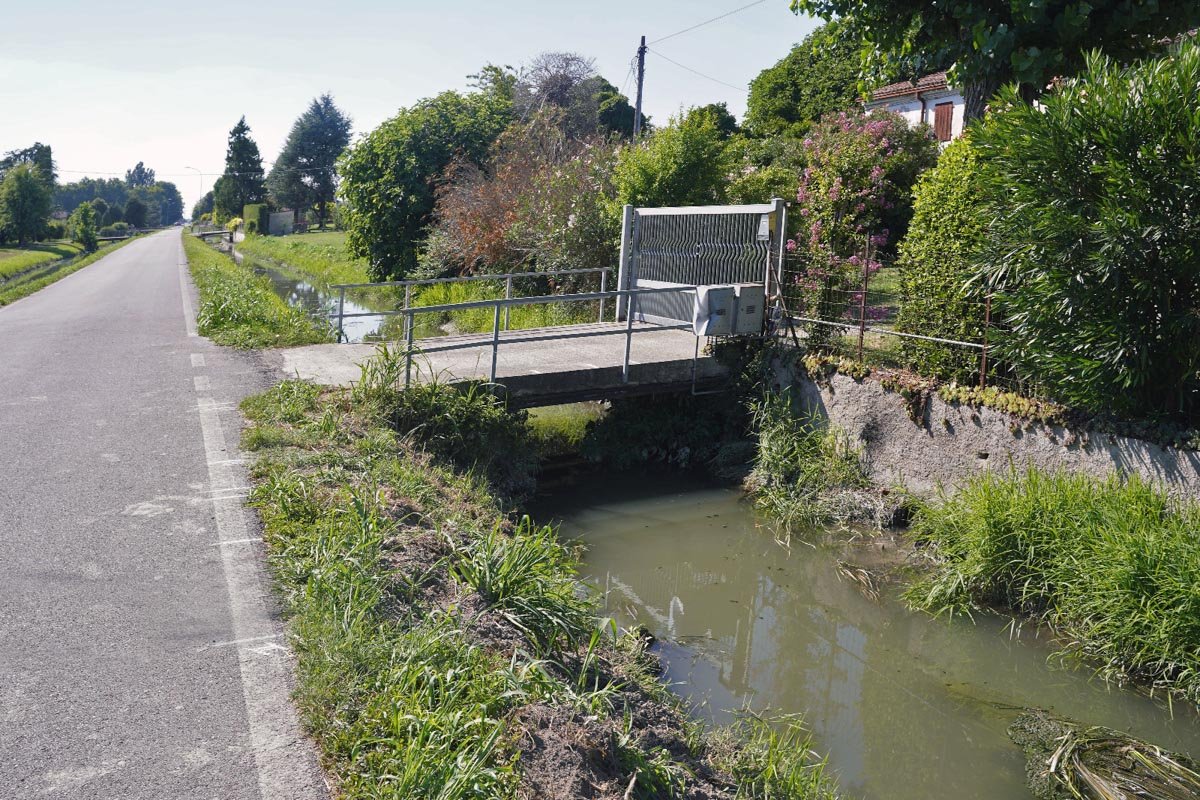 canale trattore ribaltato palù