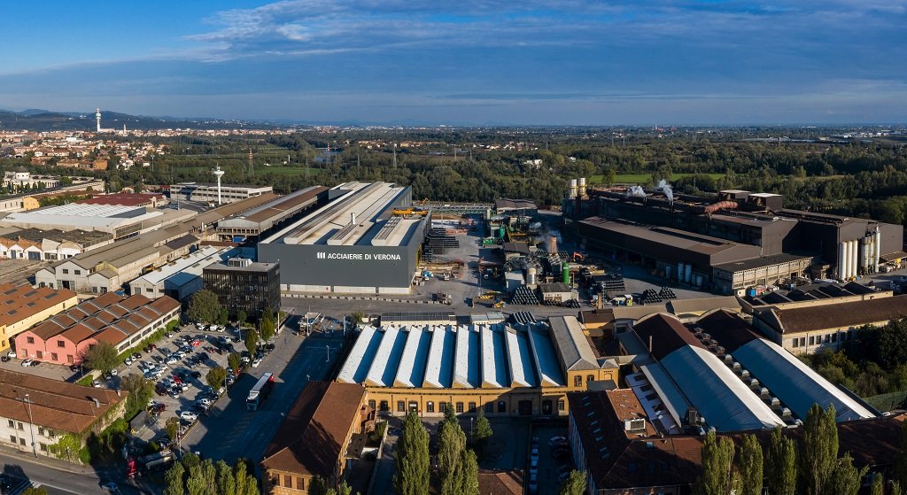 La sede e lo stabilimento del Gruppo Pittini in Lungadige Galtarossa a Verona.