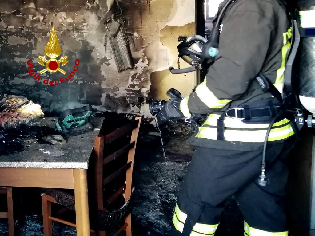 Incendio San Giovanni Lupatoto Vigili del fuoco