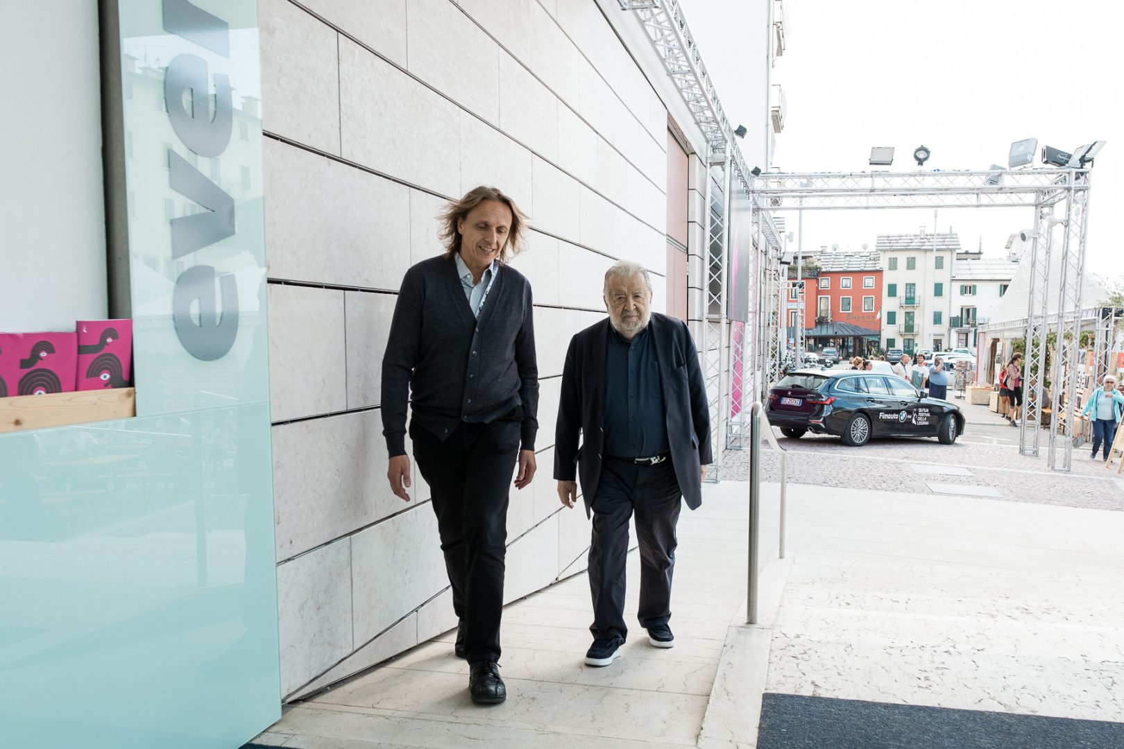 Il direttore Alessandro Anderloni accoglie il regista Pupi Avati.