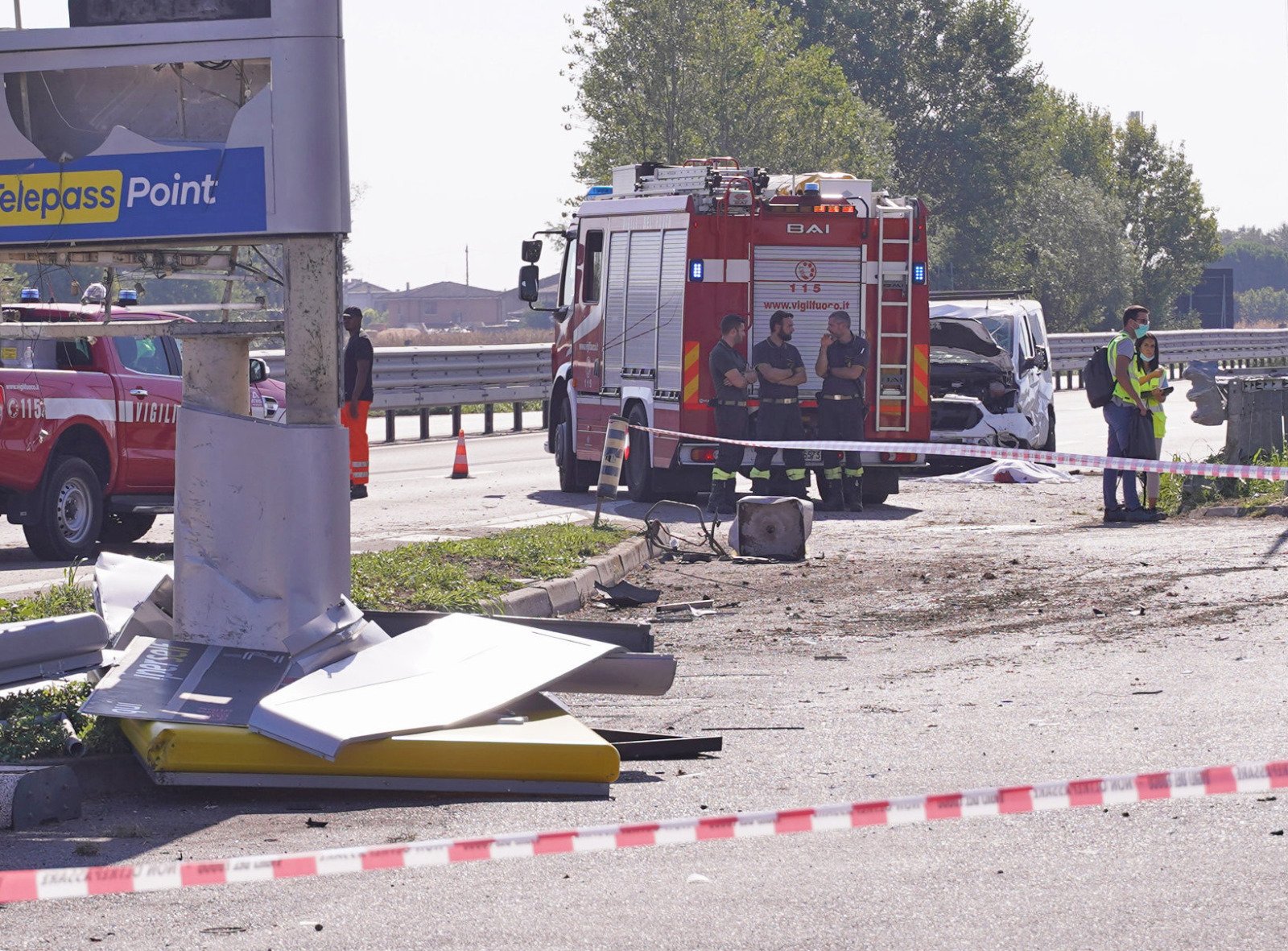 Il luogo in cui è stato travolto l'operaio 42enne sulla Transpolesana